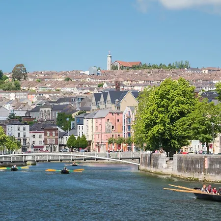 Maldron South Mall מלון