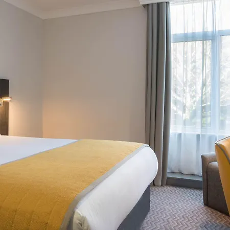 Отель Maldron South Mall 4*