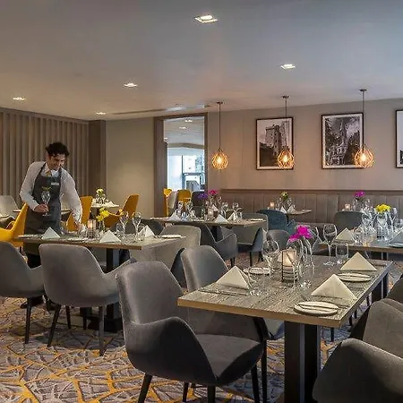 Отель Maldron South Mall 4*